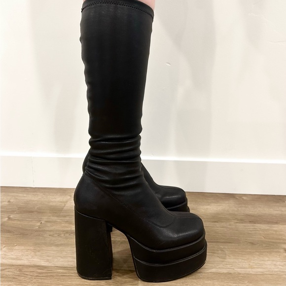 Black Steve Madden Knee-High Boots, worn 3 times. - Picture 3 of 3